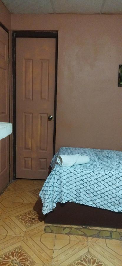 Ofiuras Hostal Colon Exterior photo