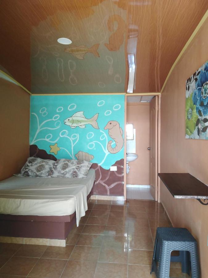 Ofiuras Hostal Colon Exterior photo